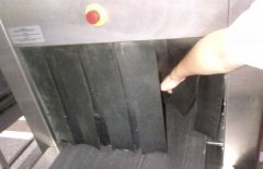 X光安檢機(jī)為什么配有鉛簾？